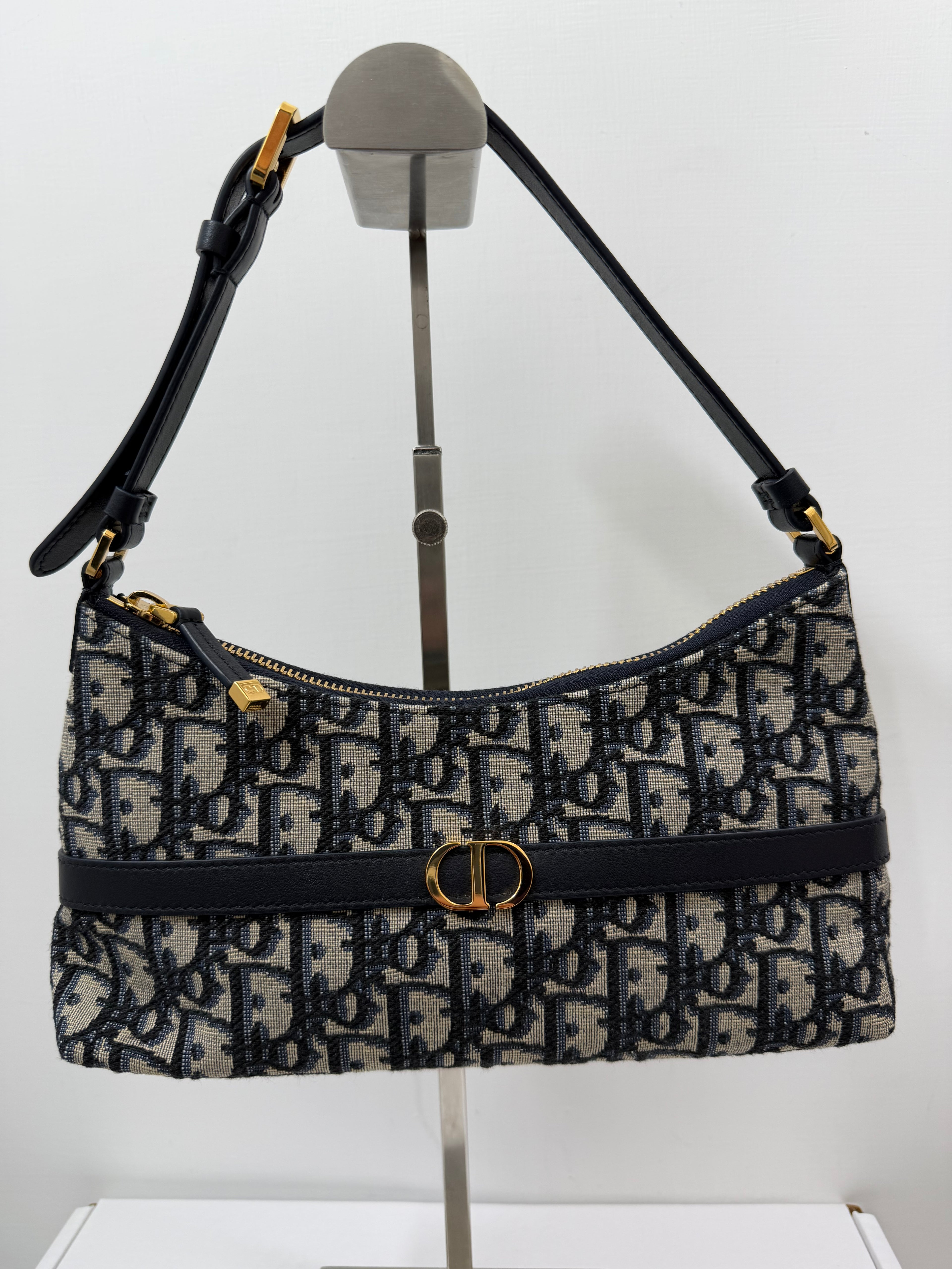 Miniborsa hobo Dior 30 Montaigne