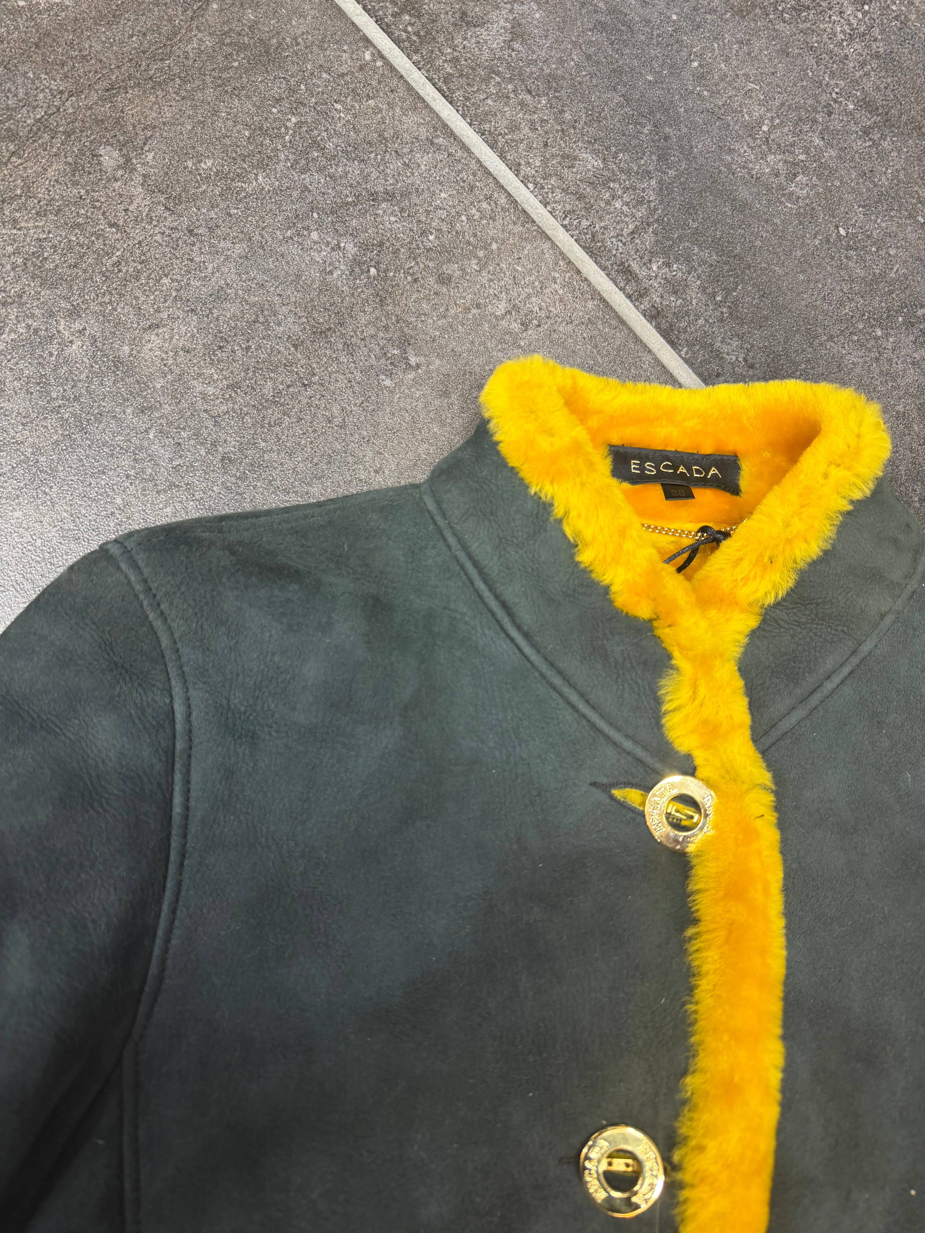 Montone Escada #0026