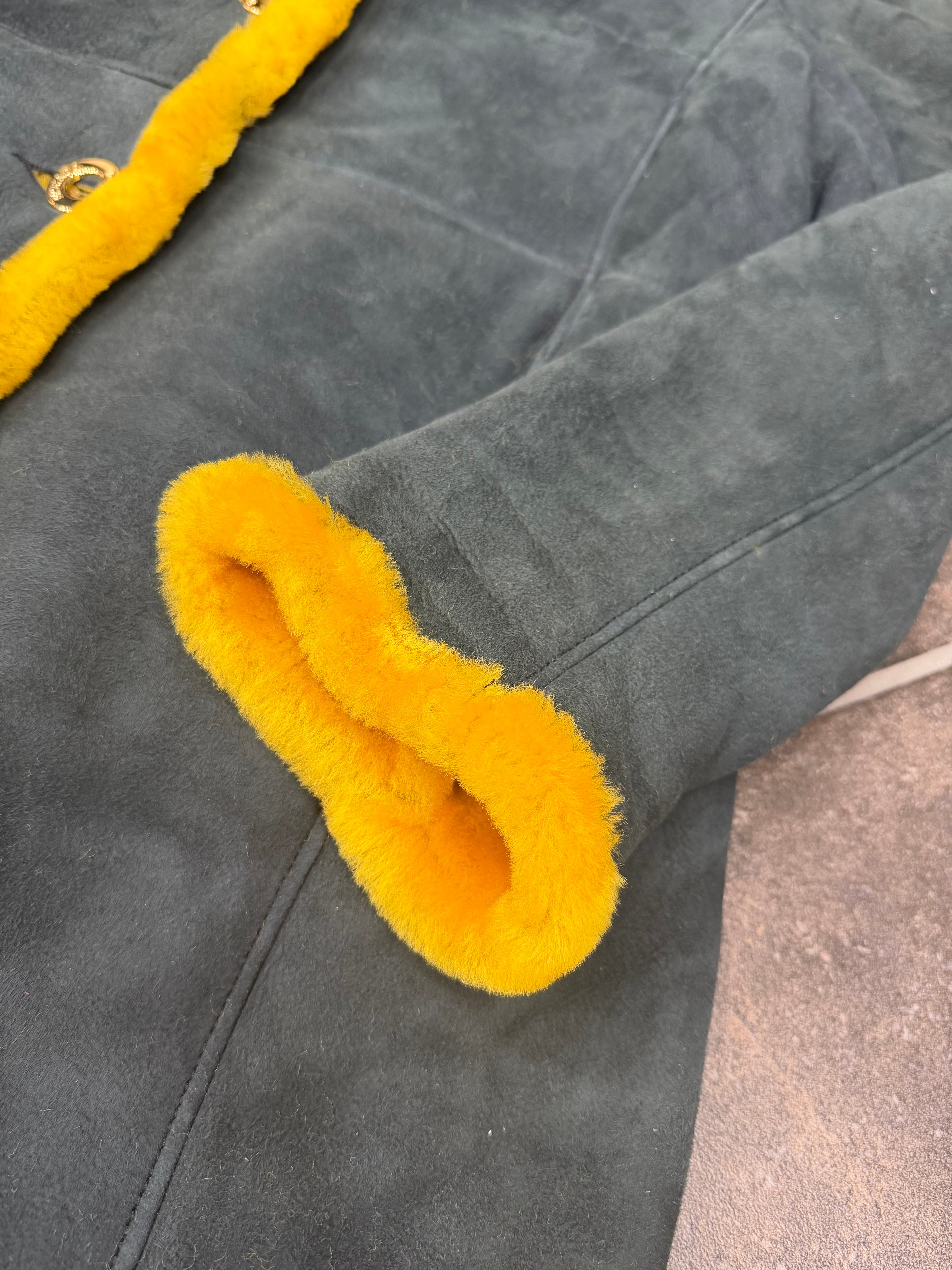 Montone Escada #0026